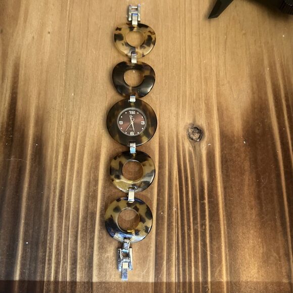 AC Tortoise Sell Ladies Watch New Battery - Picture 2 of 7